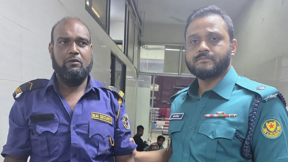 রুটি চুরির অভিযোগে শিশুকে মারধর, নিরাপত্তাকর্মী আটক