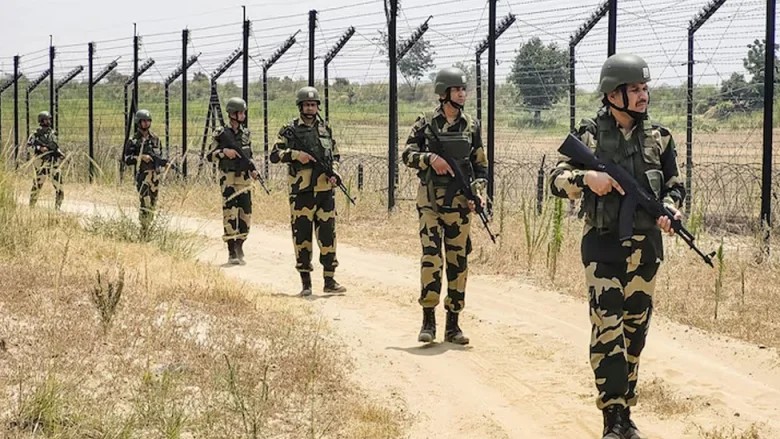 বাংলাদেশি ভেবে দুই ভারতীয়কে গুলি করে সীমান্তে ফেলে গেল বিএসএফ